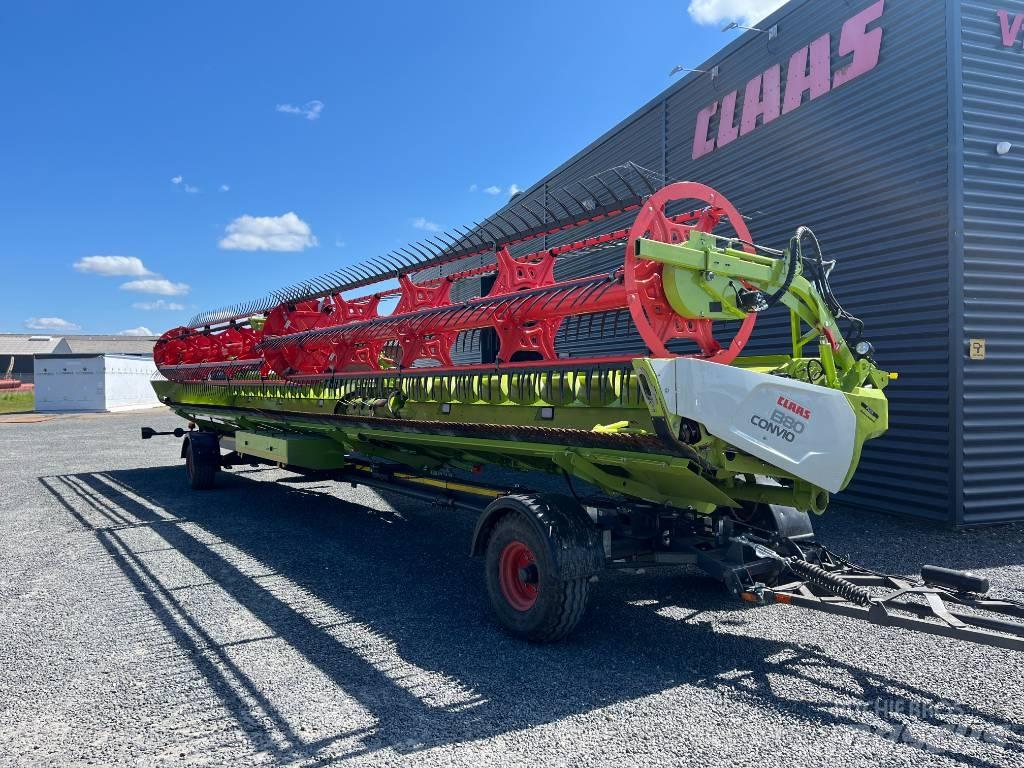 CLAAS Lexion 8900 TT コンバイン