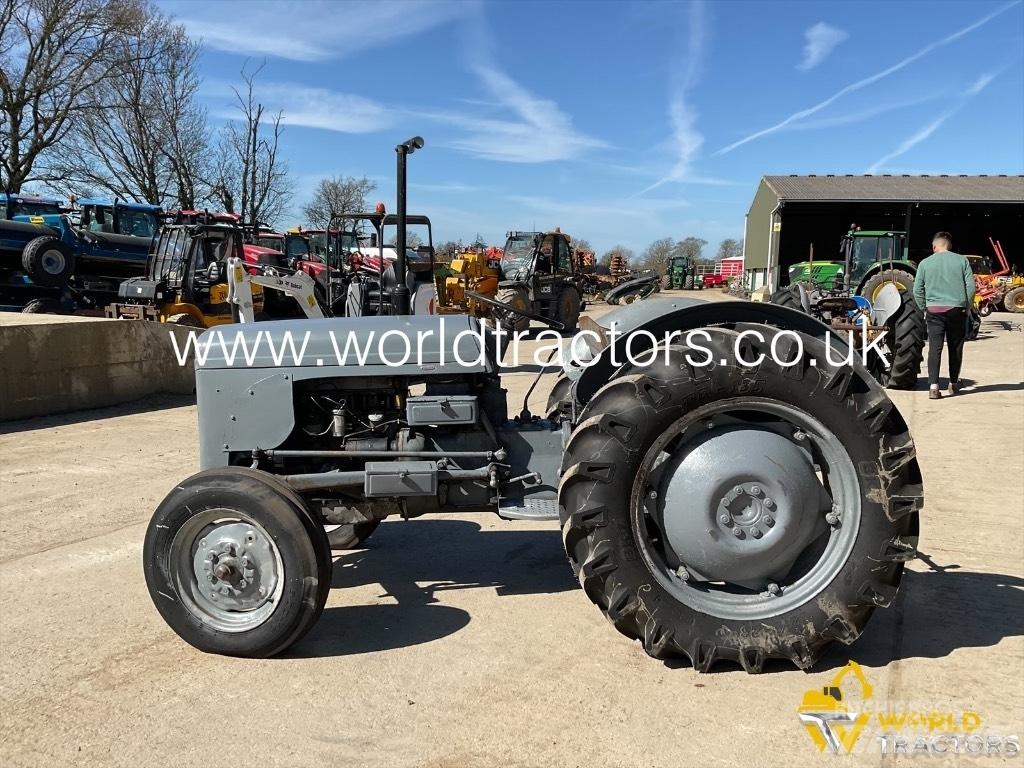 Ferguson TRACTOR トラクター
