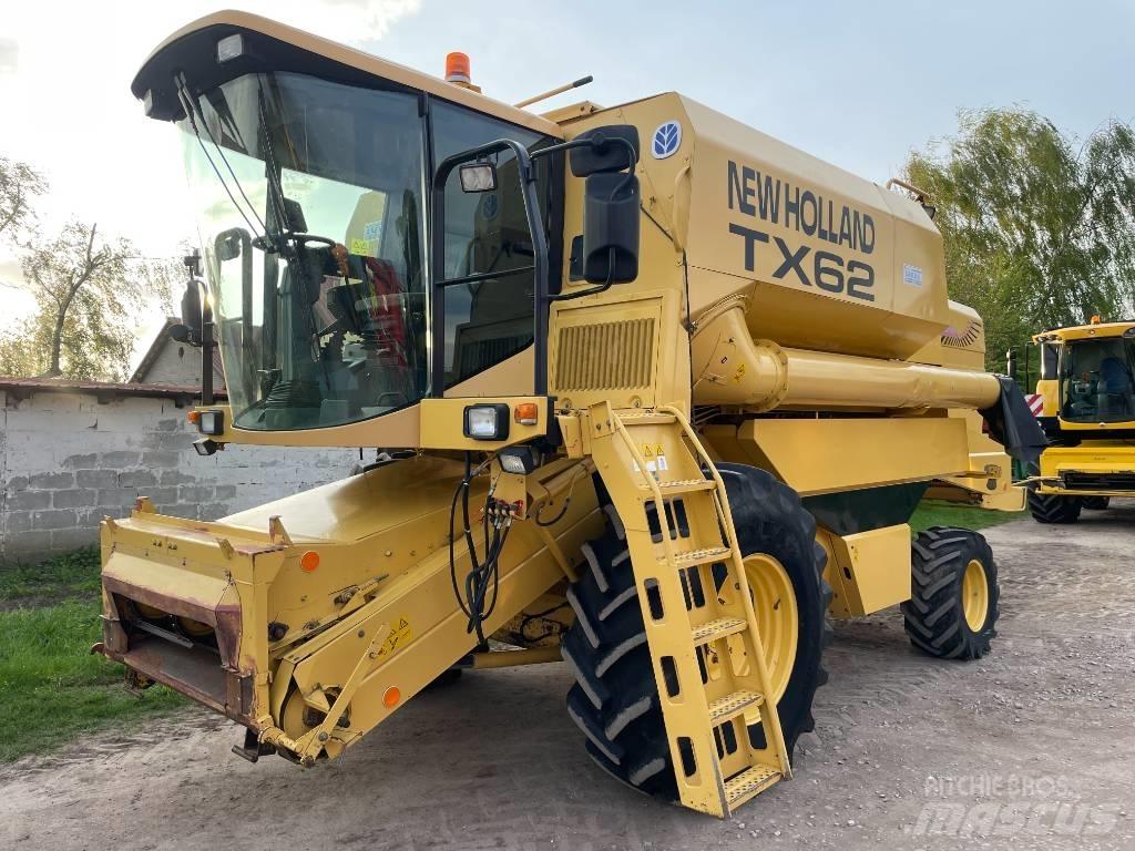 New Holland TX 62 コンバイン