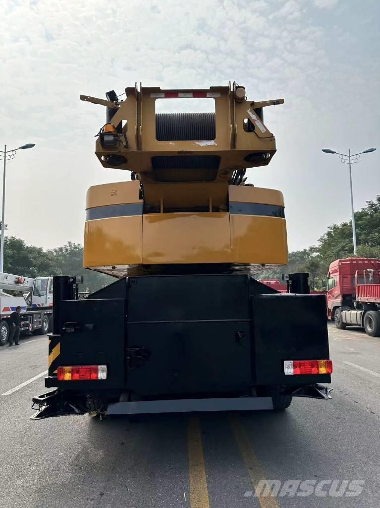 Sany STC1000T オールテレーンクレーン