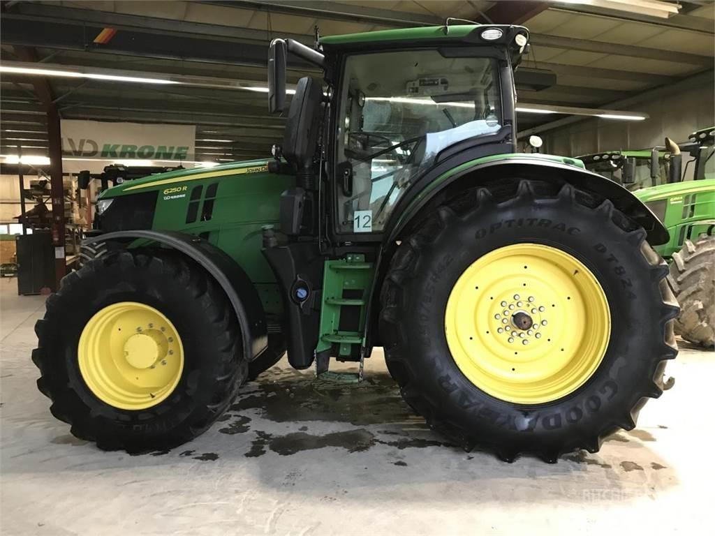 John Deere 6250R トラクター