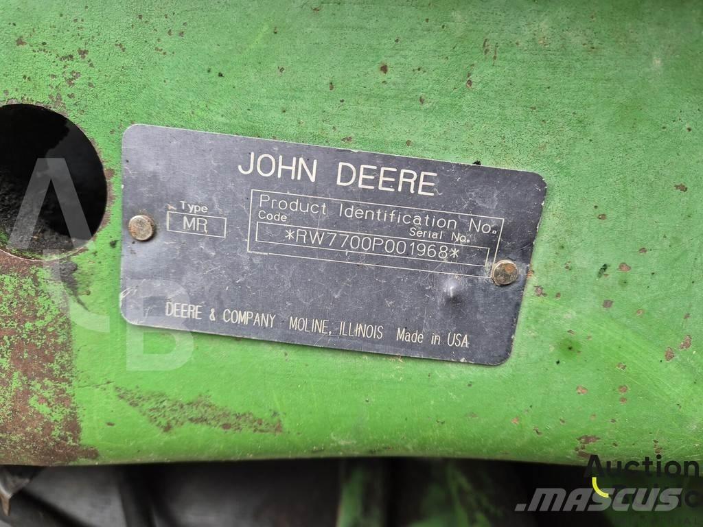 John Deere 7700 フォワーダー