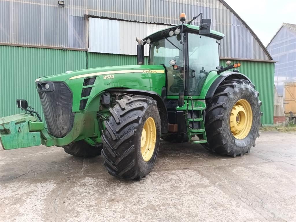 John Deere 8530 トラクター