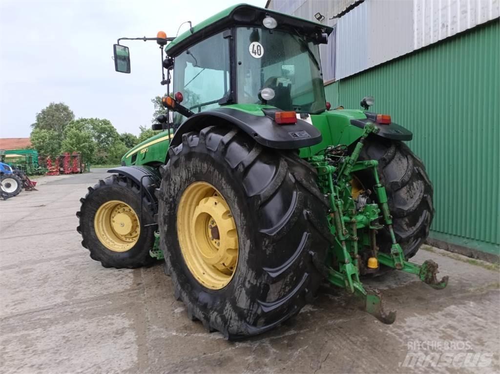 John Deere 8530 トラクター