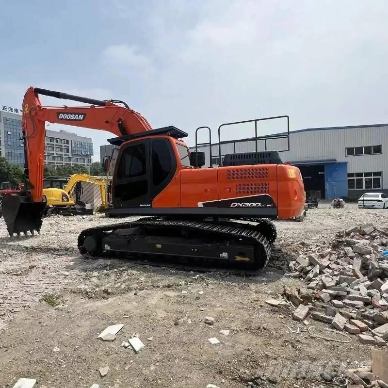 Doosan DX 300 大型油圧ショベル12t以上（パワーショベル・ユンボ）