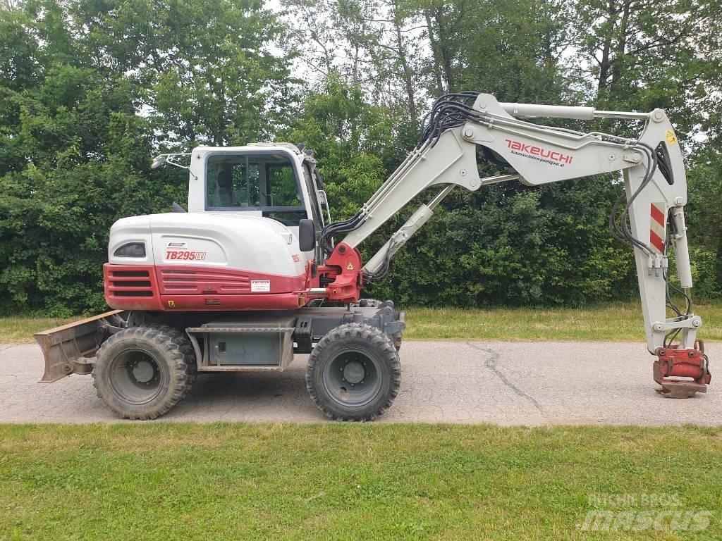Takeuchi TB295W ホイール式油圧ショベル（パワーショベル・ユンボ・バックホー）