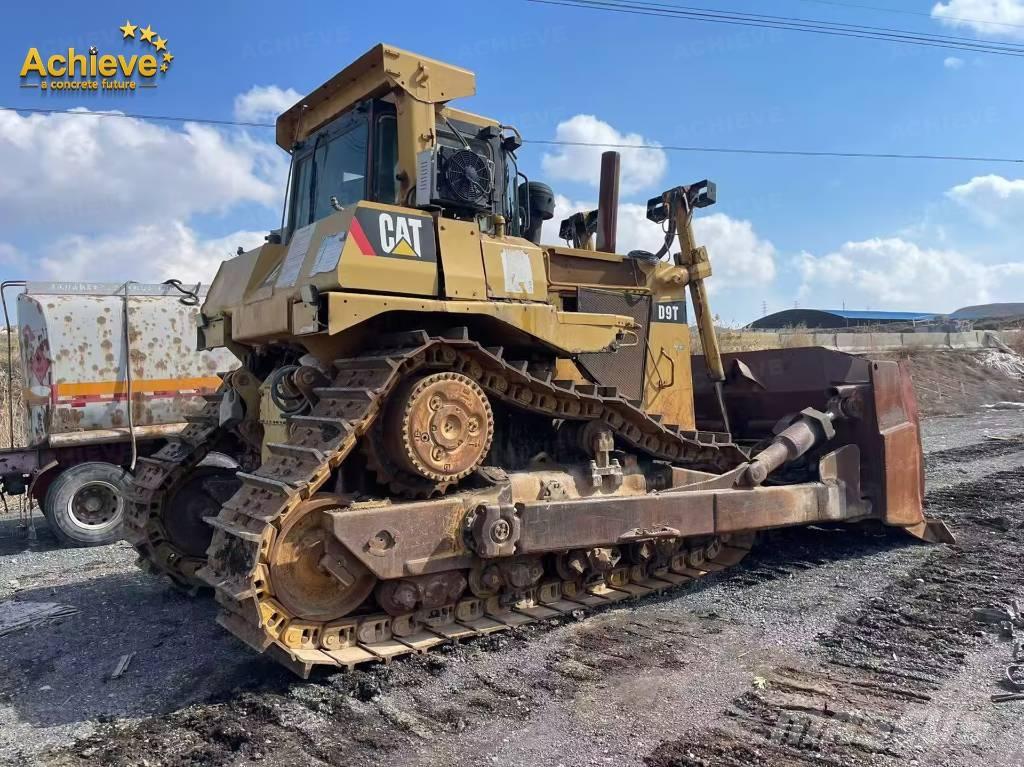 CAT D 9 T ブルドーザー
