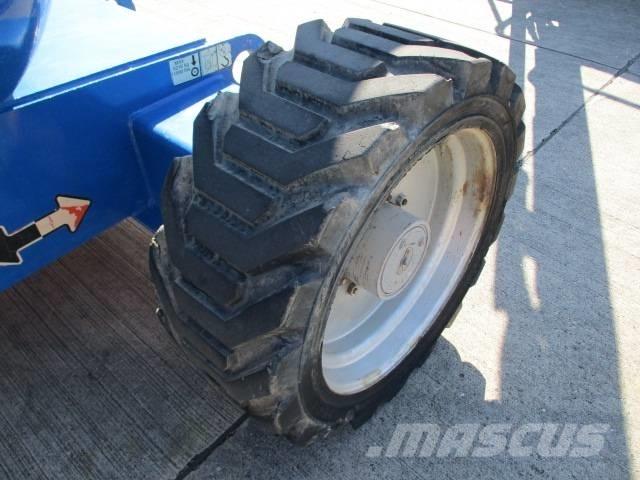 JLG 600 AJ (253) 小型自走式ブームリフト