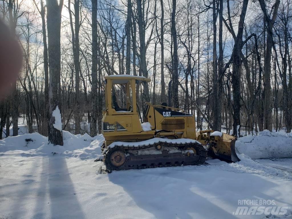CAT D 4 G ブルドーザー