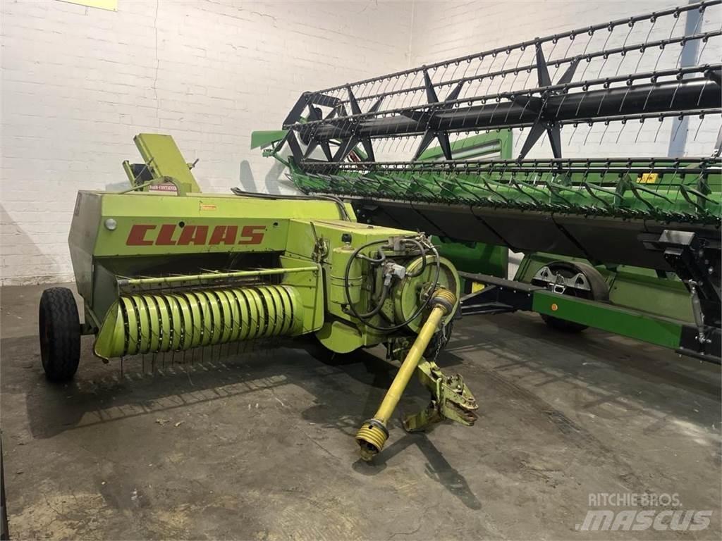 CLAAS Markant 50 スクエアベーラー