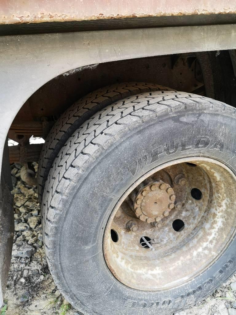Iveco ML 80 E 平ボディー