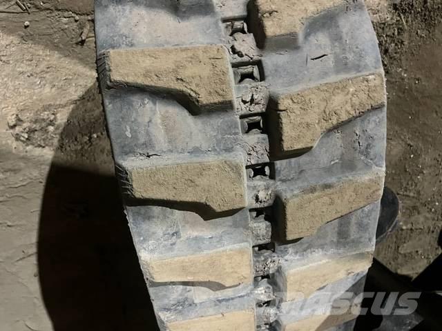 Komatsu PC 26 MR-3 ミニ油圧ショベル 7t以下（ミニユンボ・ミニディガー）