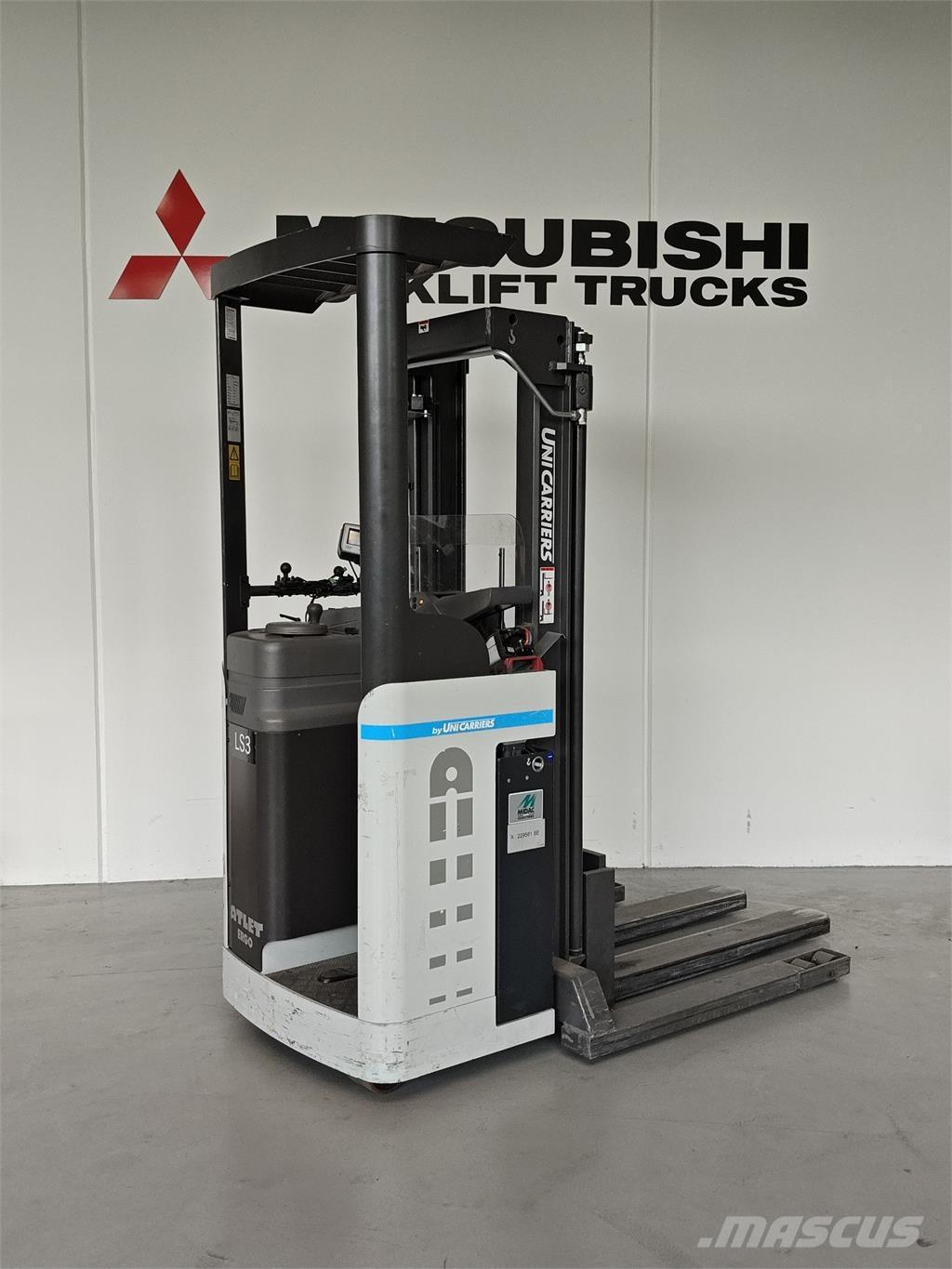 Atlet ATF 自走式スタッカー