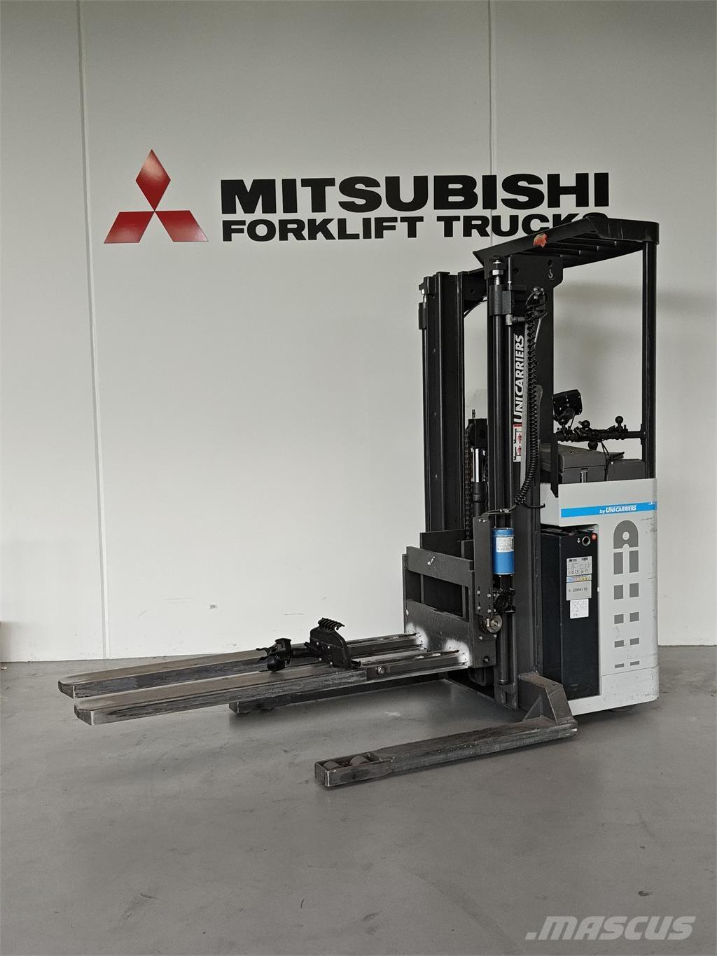 Atlet ATF 自走式スタッカー