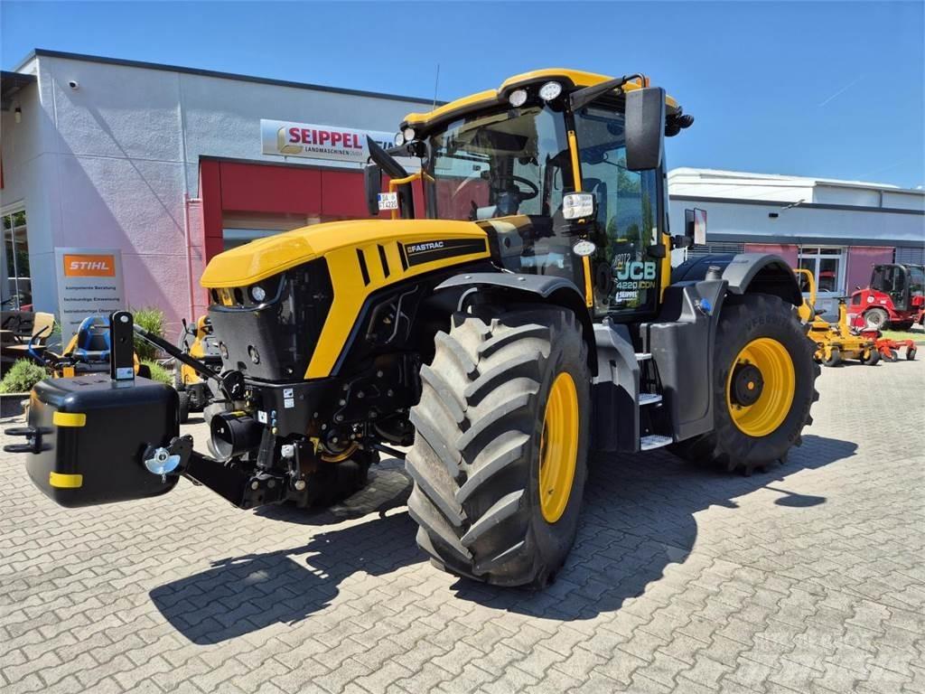 JCB FASTRAC 4220 トラクター