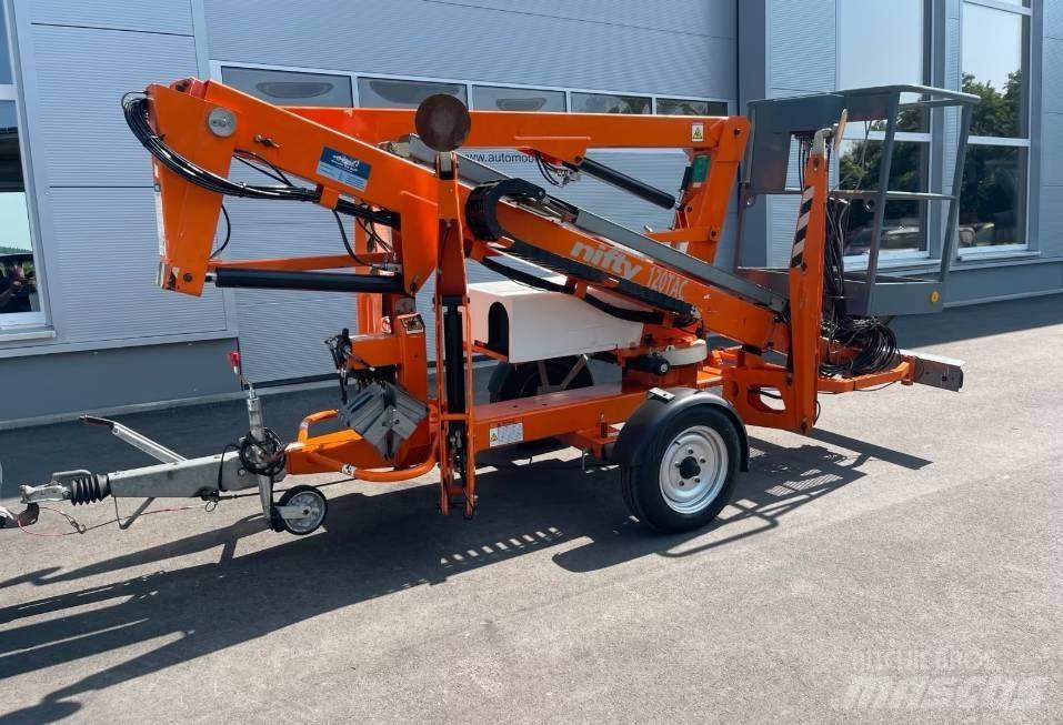 Niftylift 120 TAC 高所作業台付トレーラー