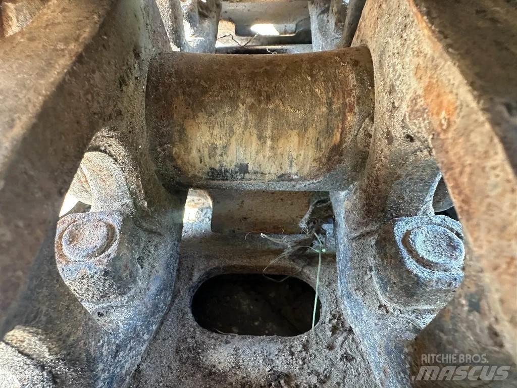 JCB JS220LC 大型油圧ショベル12t以上（パワーショベル・ユンボ）