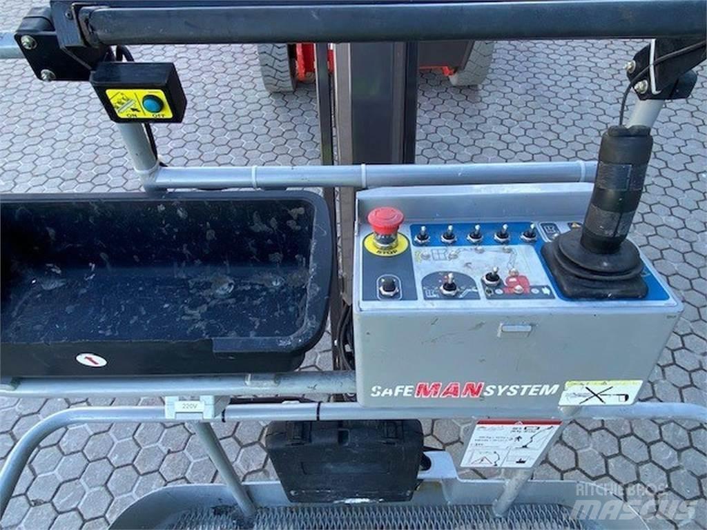 Manitou 150AETJ-C ブームリフト　屈伸型