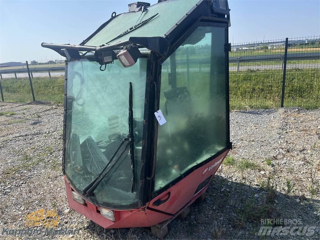 Valmet 911.1 キャビン及び内装
