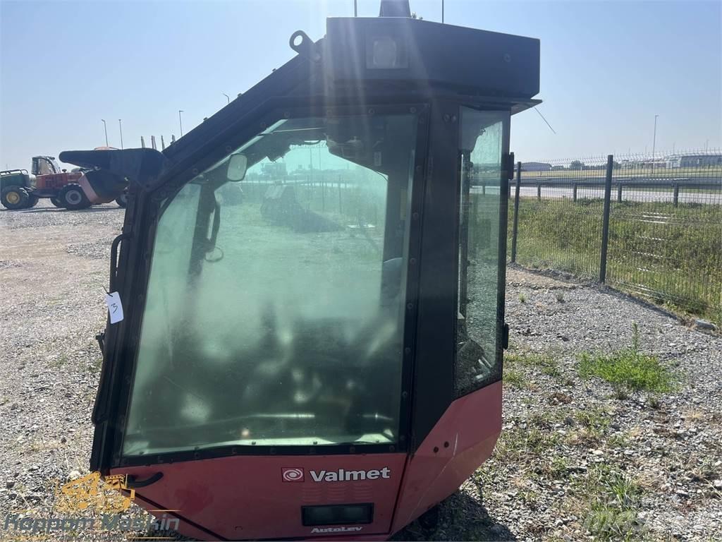 Valmet 911.1 キャビン及び内装