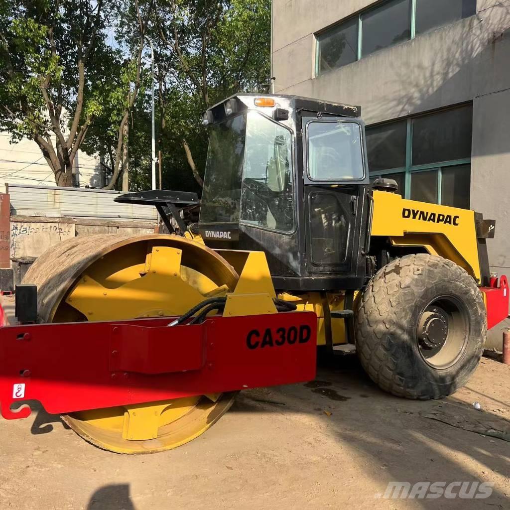 Dynapac CA 30 D 振動ローラ