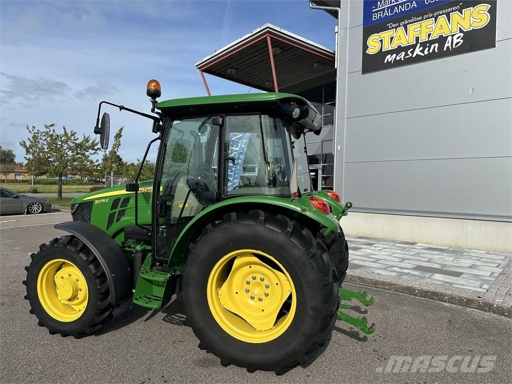 John Deere 5075 E トラクター