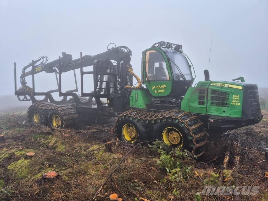 John Deere 1910 E フォワーダー
