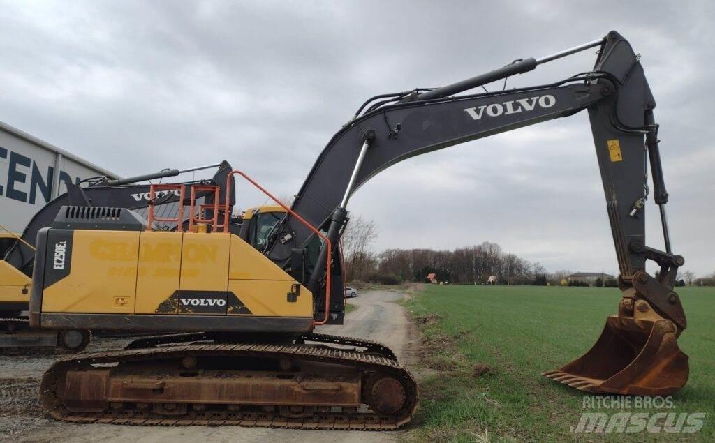 Volvo EC250EL 大型油圧ショベル12t以上（パワーショベル・ユンボ）