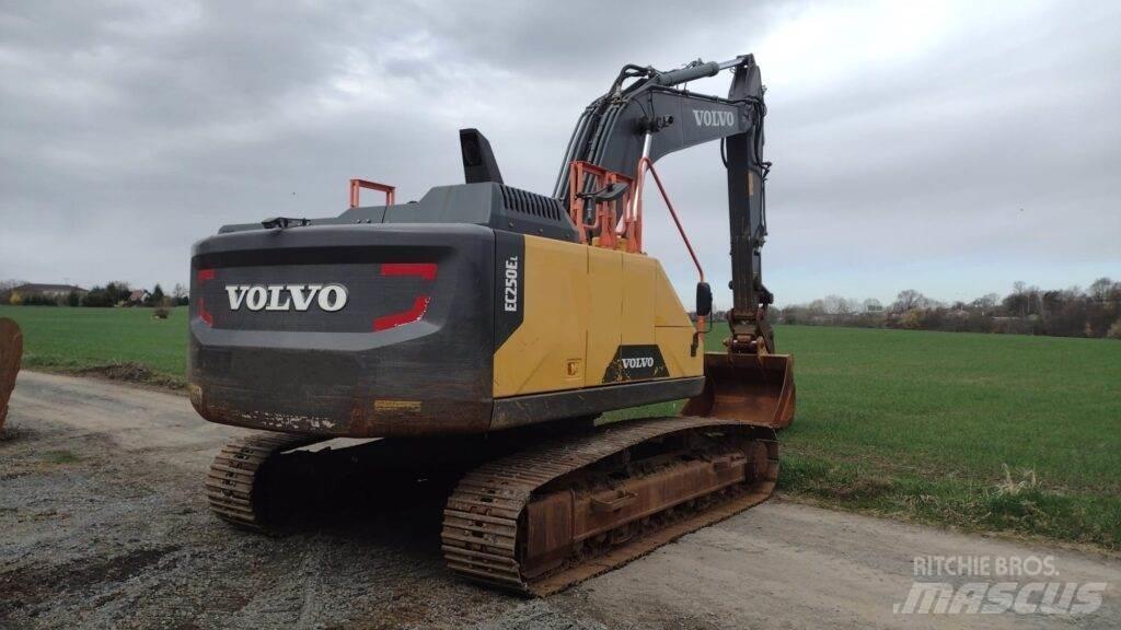Volvo EC250EL 大型油圧ショベル12t以上（パワーショベル・ユンボ）