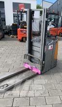 Still EXD-SF20 自走式スタッカー