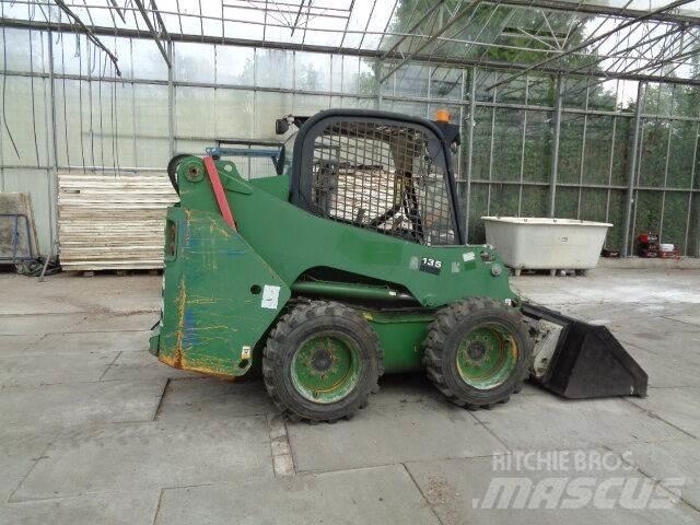 JCB 135 R スキッドステアローダー