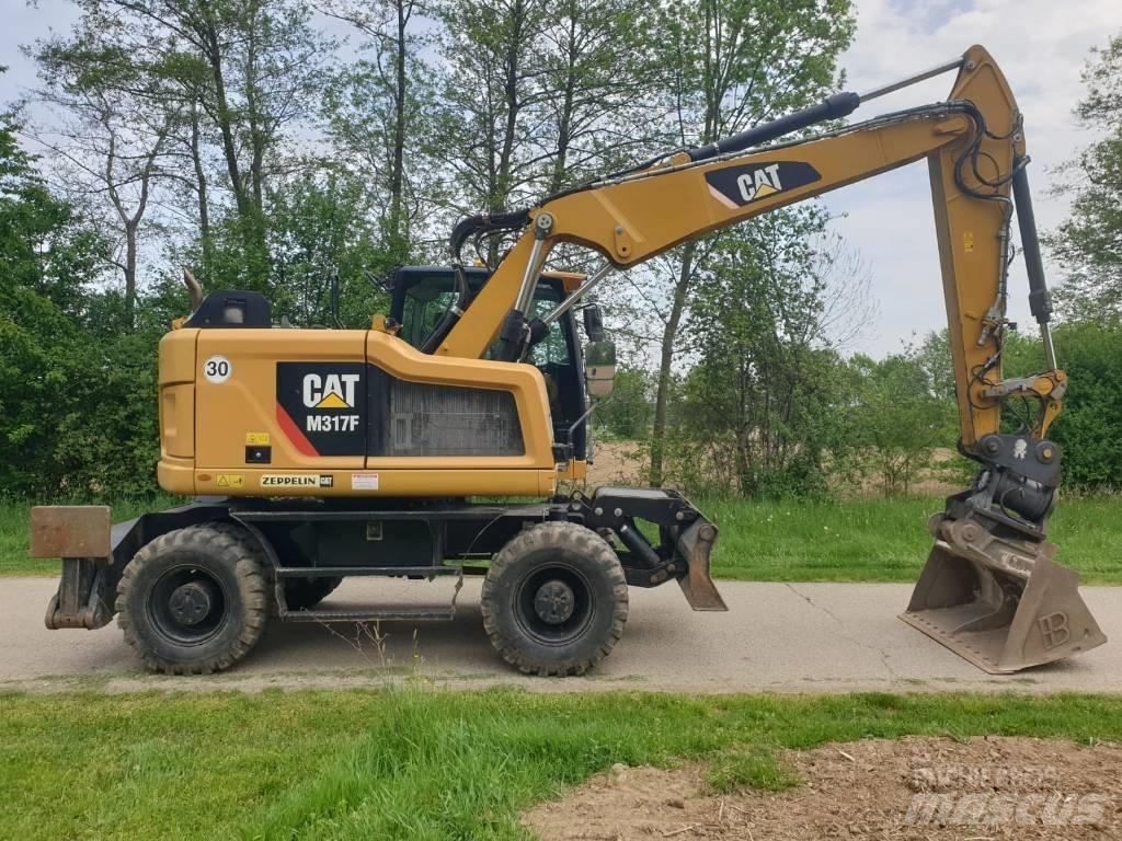 CAT M 317 F ホイール式油圧ショベル（パワーショベル・ユンボ・バックホー）