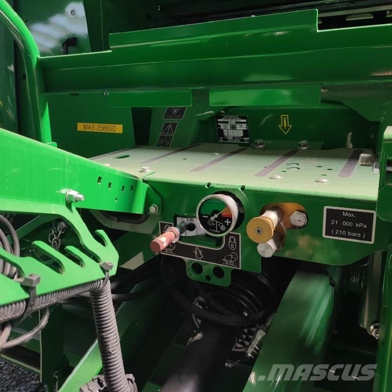 John Deere F441M ラウンドベーラー