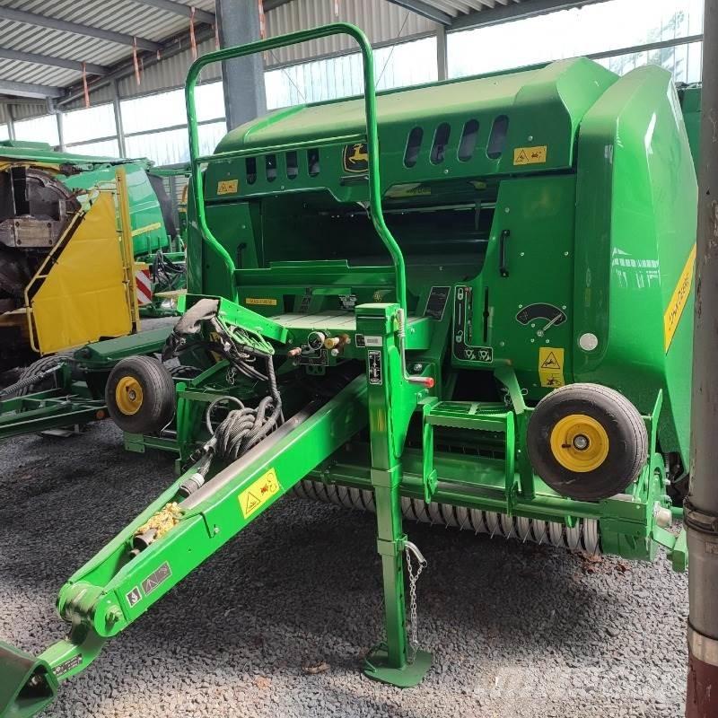John Deere F441M ラウンドベーラー