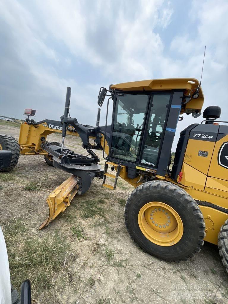 John Deere 772 GP モーターグレーダー