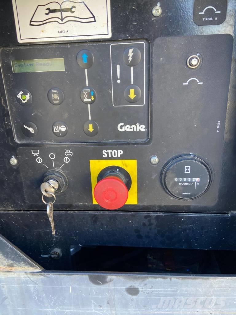 Genie GS 5390 RT シザースリフト