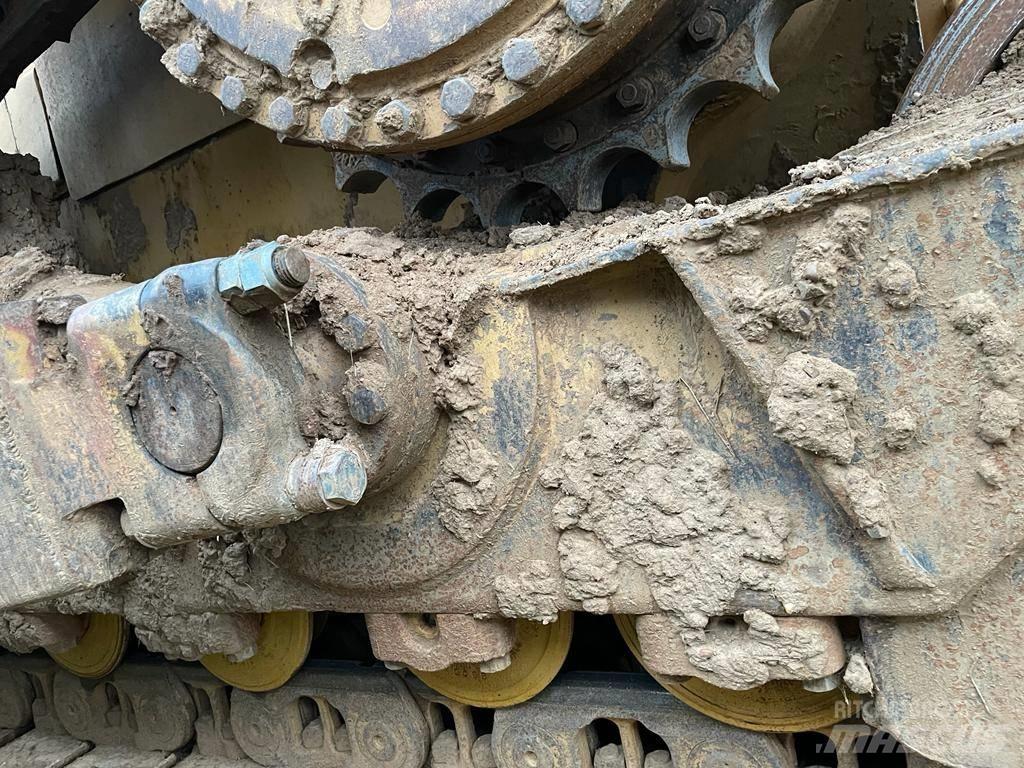 CAT D 6 T XL ブルドーザー