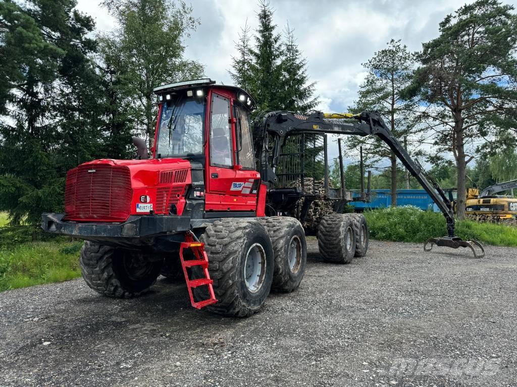 Komatsu 895 フォワーダー