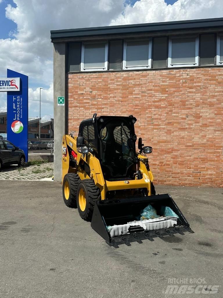CAT 226D3 スキッドステアローダー