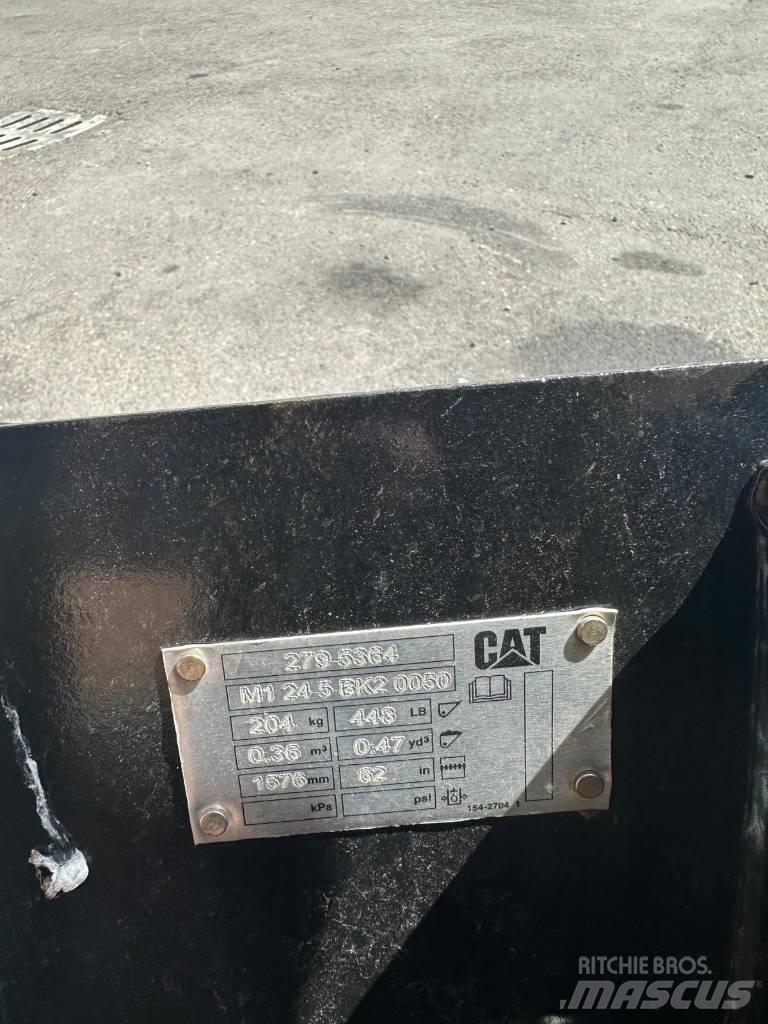 CAT 226D3 スキッドステアローダー