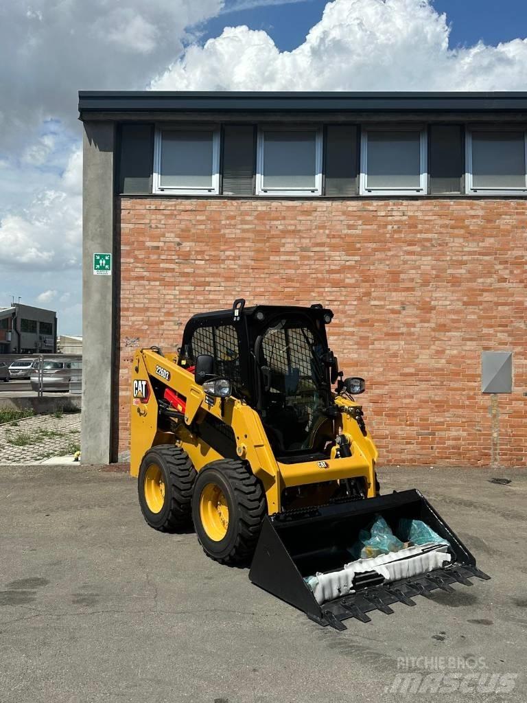 CAT 226D3 スキッドステアローダー