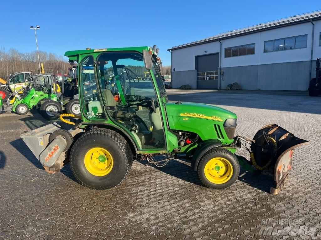 John Deere 2520 HST コンパクトトラクター