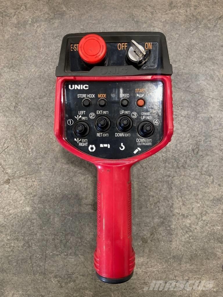 Unic URW-295 ミニクレーン