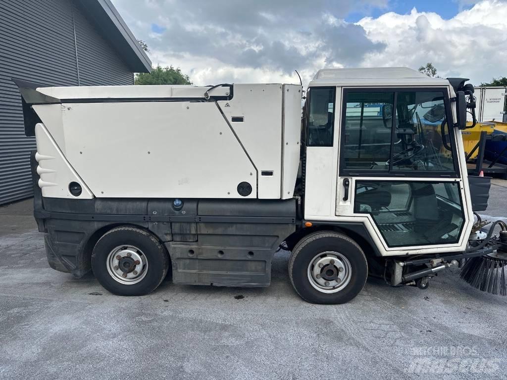 Schmidt Swingo 200 路面清掃機