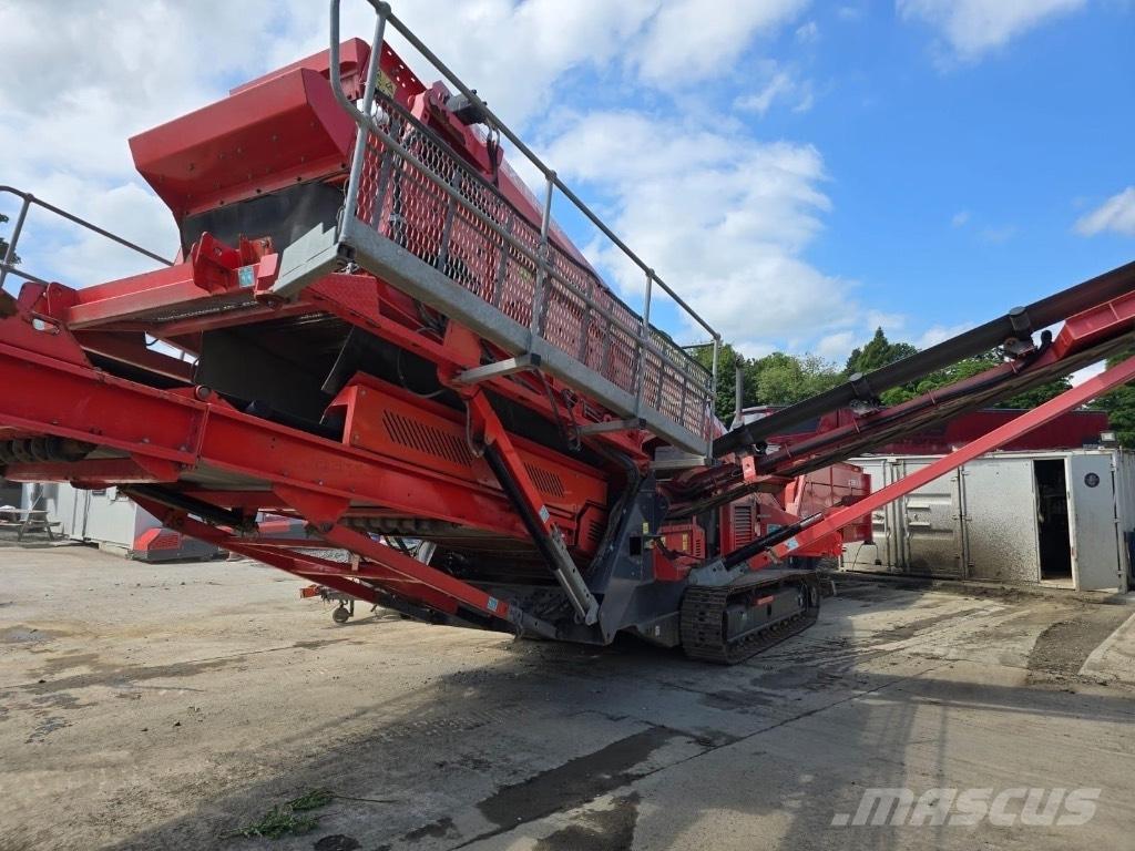 Finlay 683 SuperTrak 自走式スクリーン
