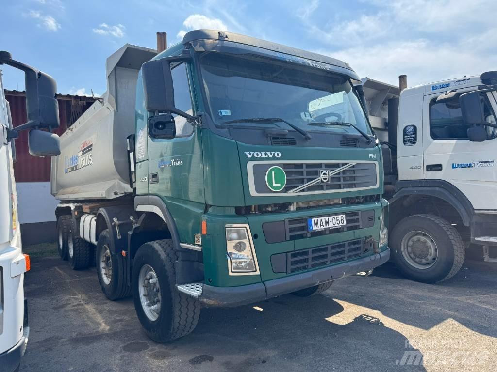 Volvo FM 13 440 8x6 ダンプ