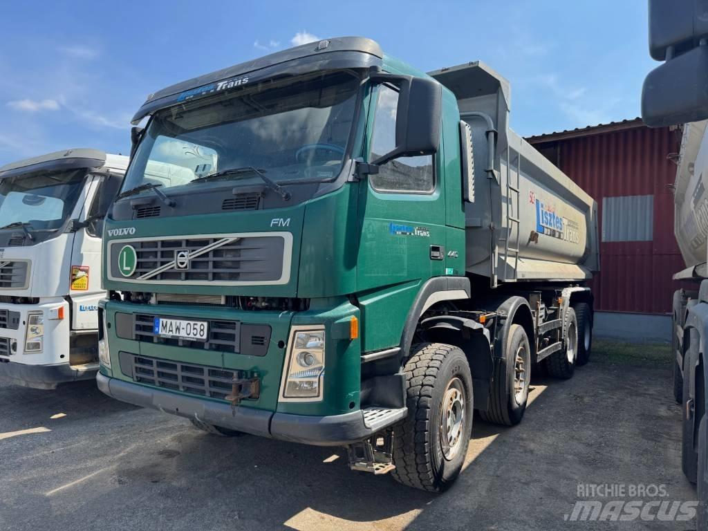 Volvo FM 13 440 8x6 ダンプ