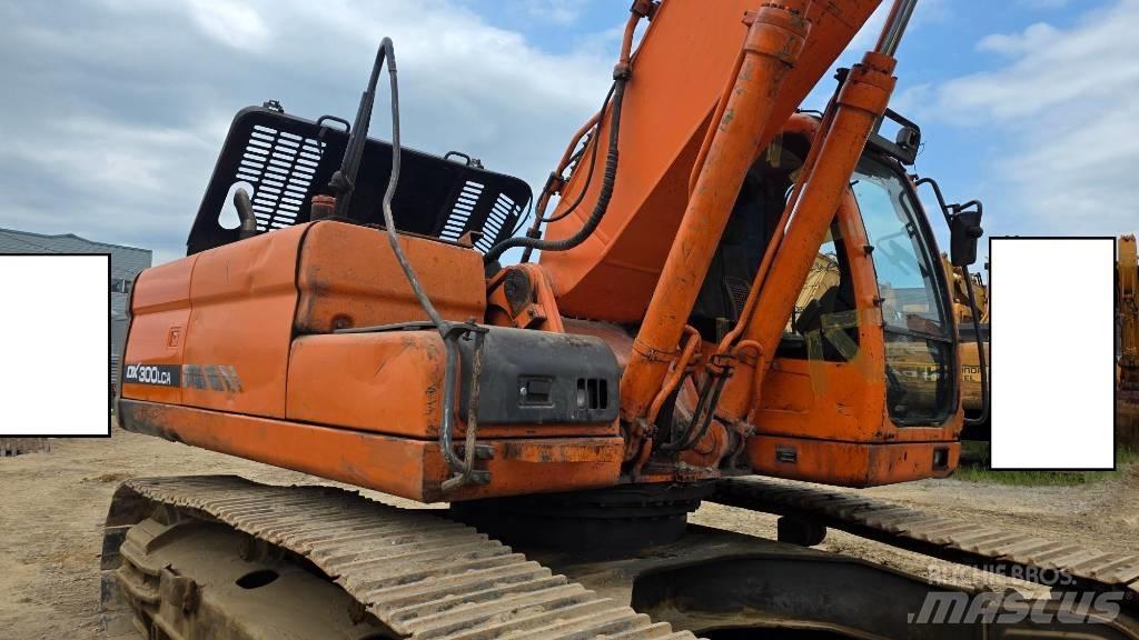 Doosan DX 300 LCA 大型油圧ショベル12t以上（パワーショベル・ユンボ）