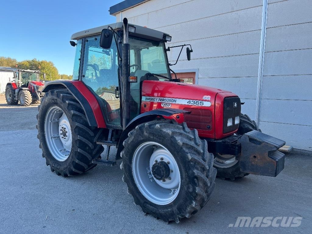 Massey Ferguson 4365 トラクター