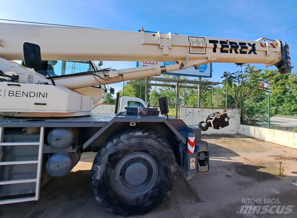 Terex RC45 ラフテレーンクレーン
